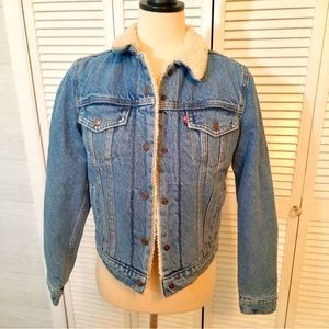 NWT Levi’s Women's Original Sherpa Trucker